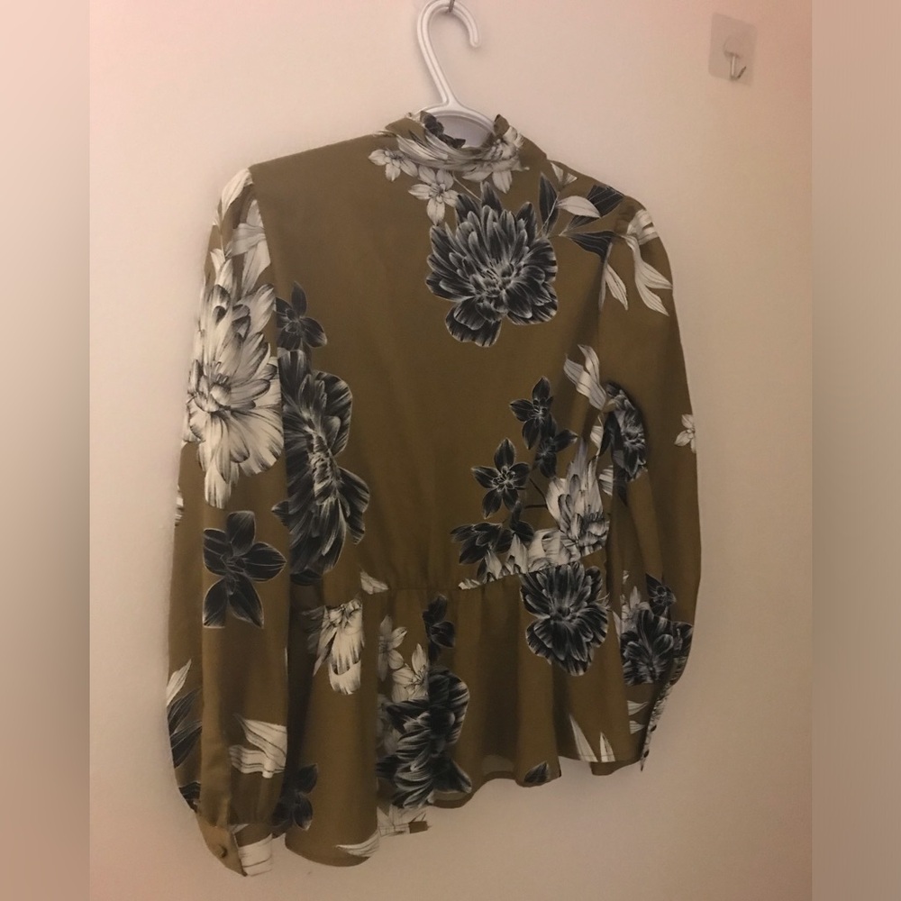 **3 for 25 Bundle and Save.Who What Wear Olive Floral Blouse - Picture 2 of 2